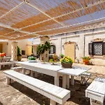 בית נופש Casal Del Borgo 1 אוסטוני